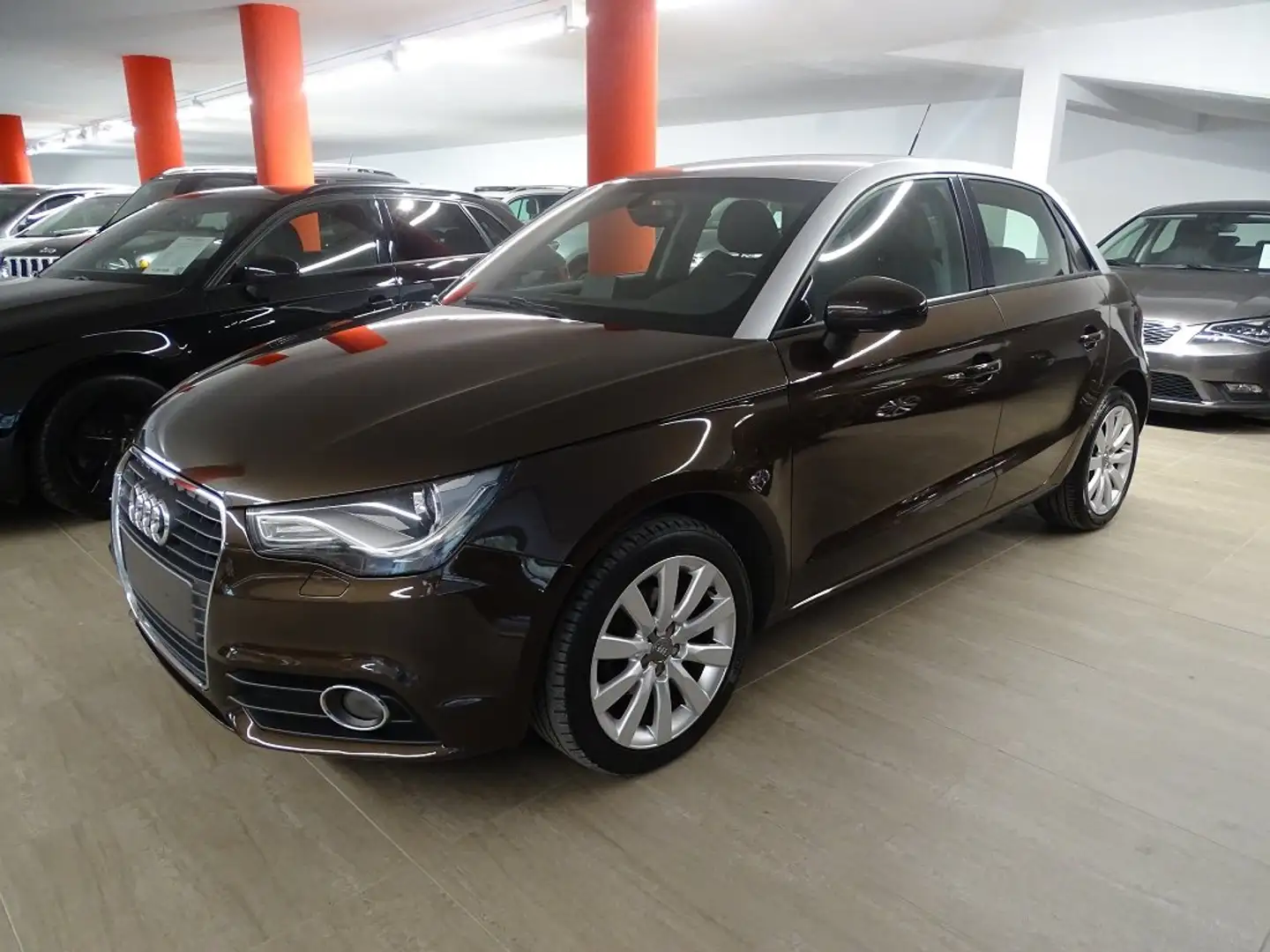 Audi A1 SPB 1.6 TDI Ambition 90 CV Xenon neopatentati Marrone - 2