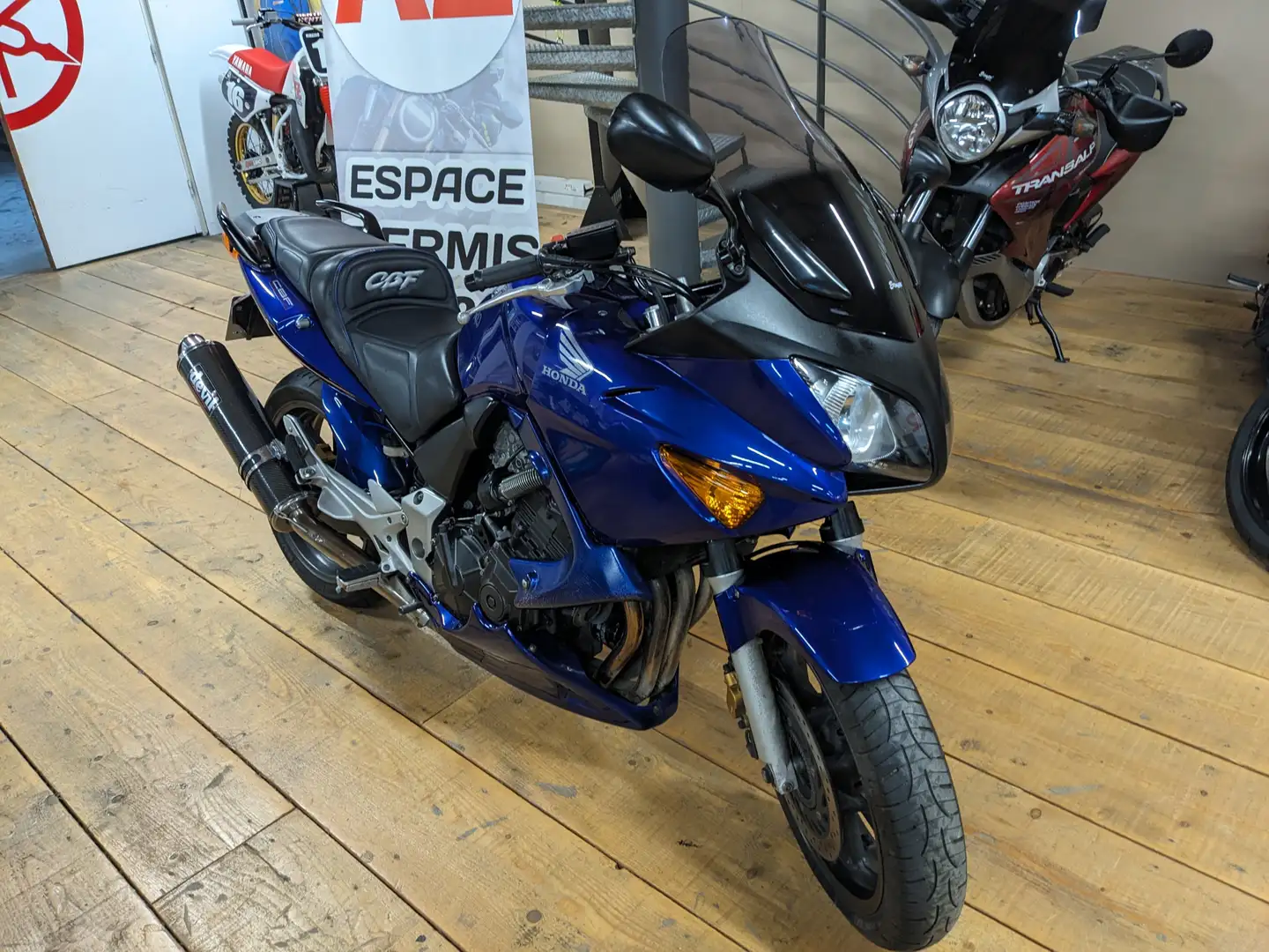 Honda CBF 600 Modrá - 2