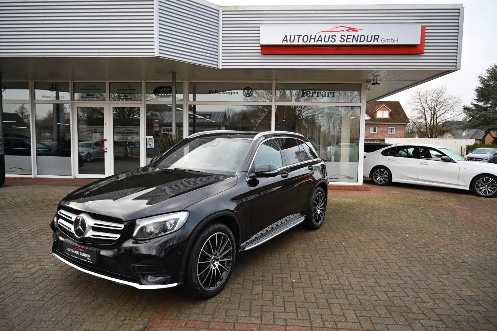 Mercedes-Benz GLC 350 d 4Matic / AMG-LINE / LED / SPUR / 1HAND Schwarz - 1