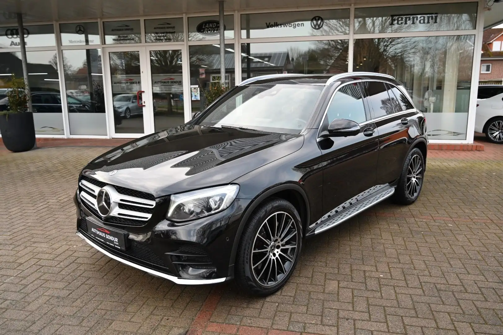 Mercedes-Benz GLC 350 d 4Matic / AMG-LINE / LED / SPUR / 1HAND Schwarz - 2