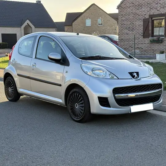 Peugeot 107 1.0i