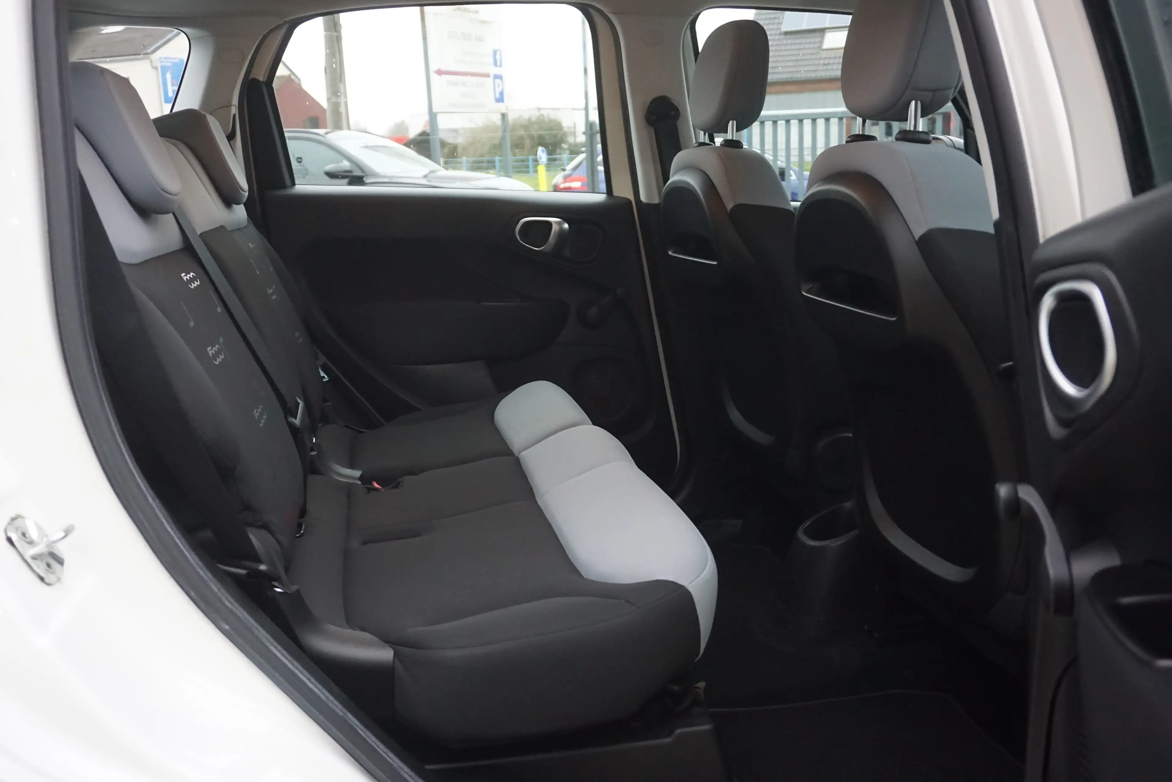 Fiat 500L 1.4i Pop Star CLIMATISATION PDC CARNET CRUISE EU6B — photo 11