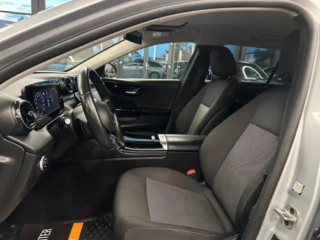 Mercedes-Benz C view 11