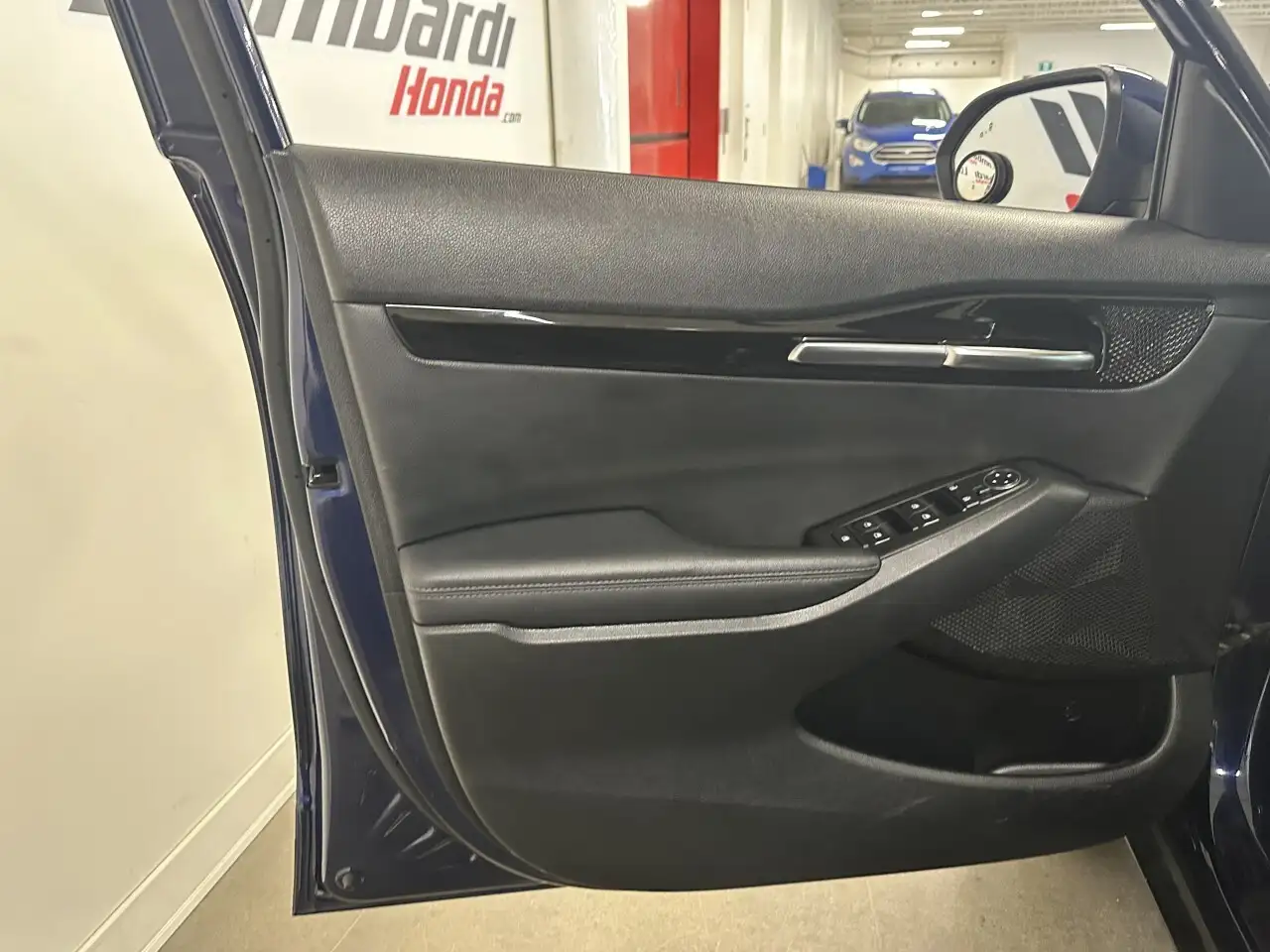 Kia Seltos снимка Kia Seltos