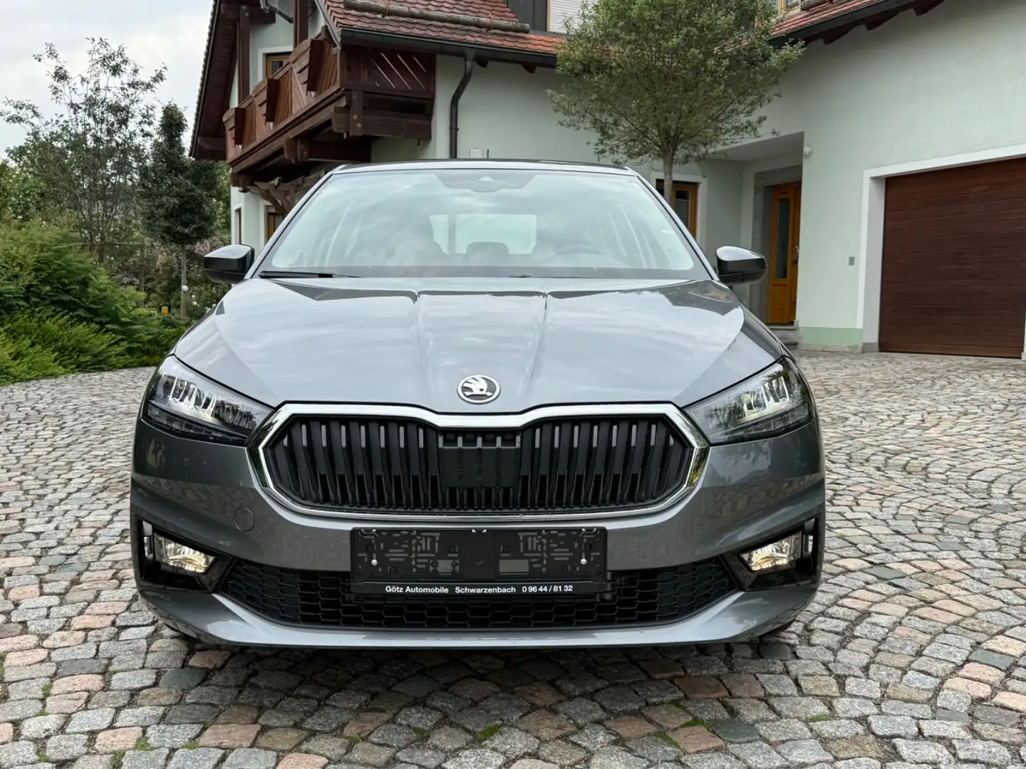 Skoda Fabia Selection / Sitzheizung / Kamera / AHK Grau - 2