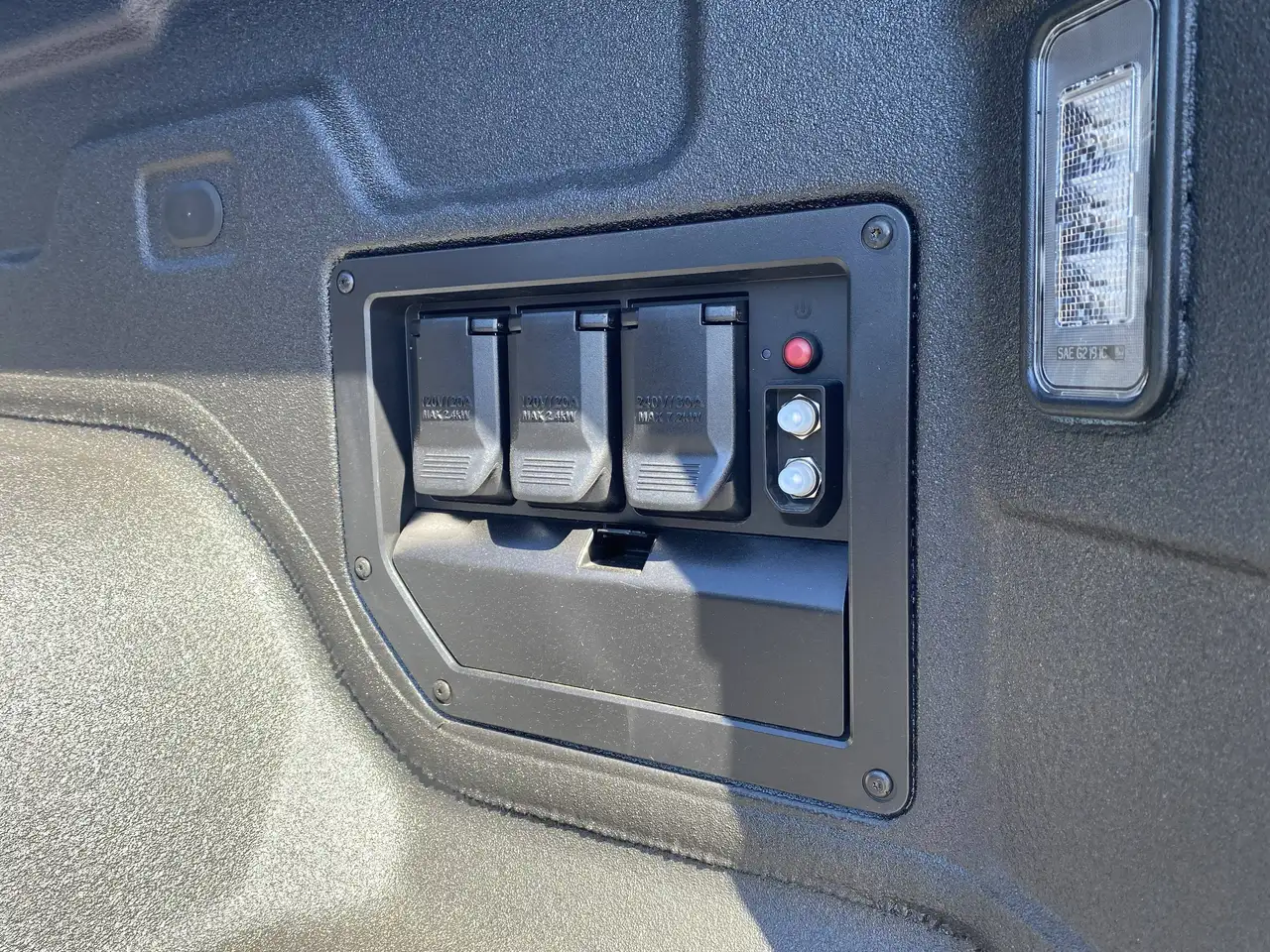 Chevrolet Silverado EV photo Chevrolet Silverado EV
