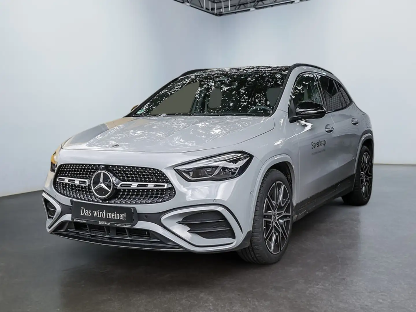 Mercedes-Benz GLA 200 d AMG NIGHT MULTI AHK DISTR KAMERA PANO Grau - 2