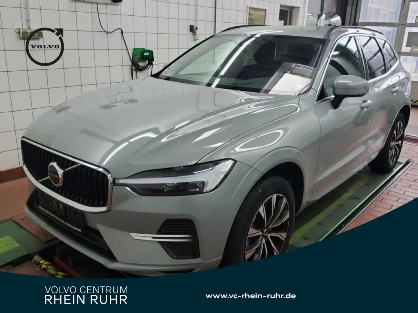 Volvo XC60 B4 CORE AHK+FAP+WINTERPAK+KAMERA+LM19+NAVI Grau - 1
