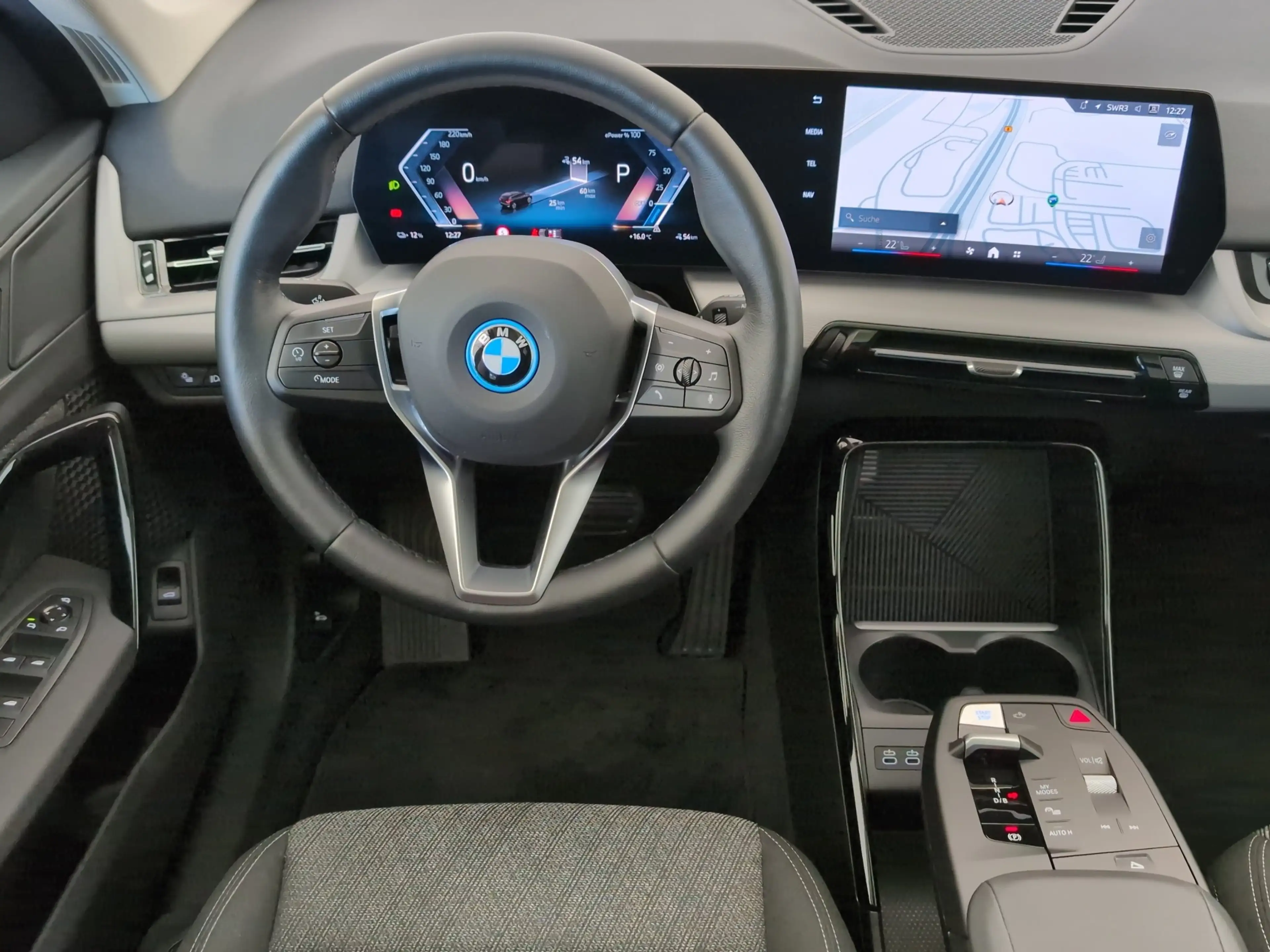 BMW iX1 eDrive20 Navi/LED/AHK/RFK/Pano/ACC/DAB — photo 8