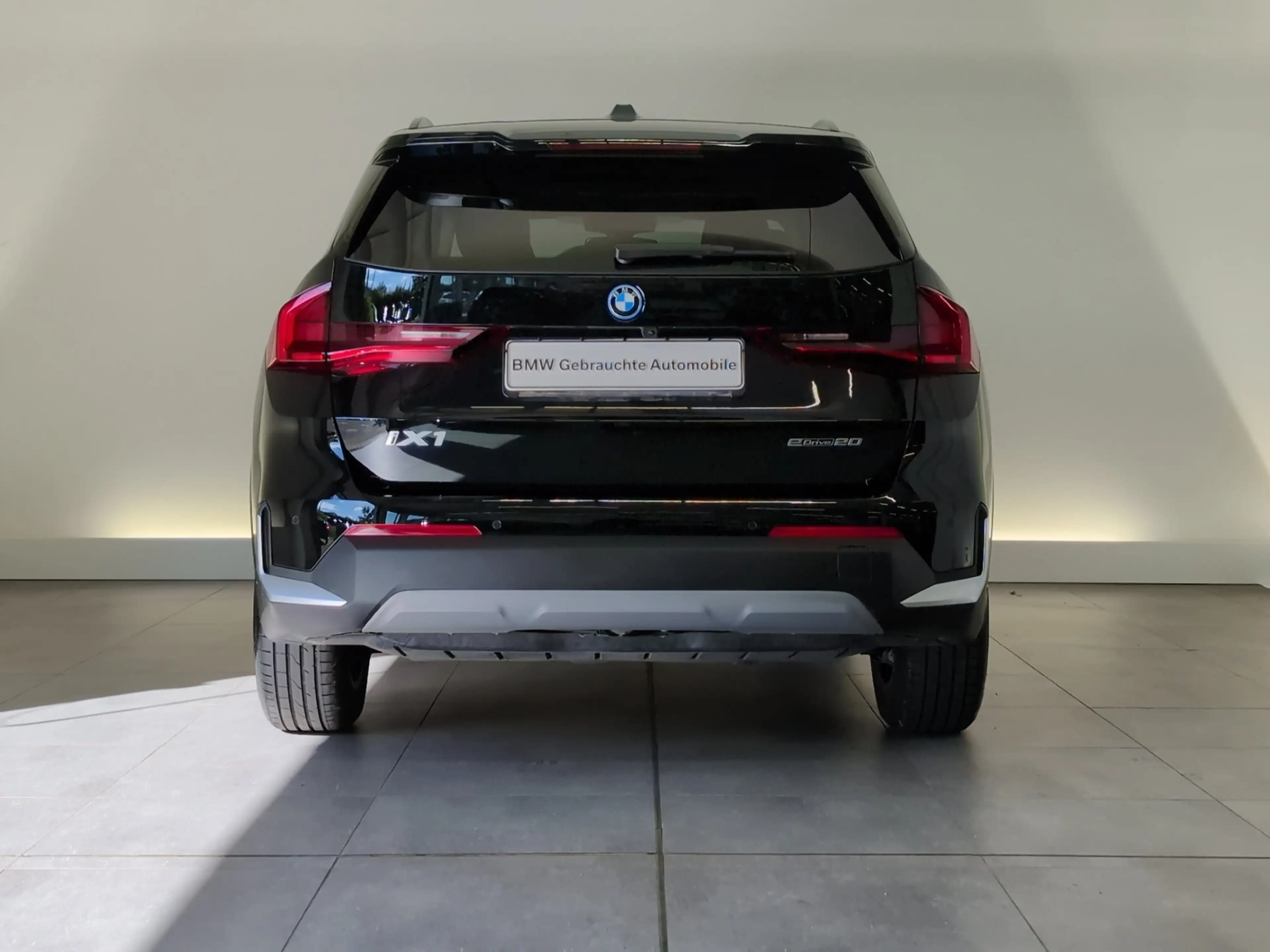 BMW iX1 eDrive20 Navi/LED/AHK/RFK/Pano/ACC/DAB — photo 10
