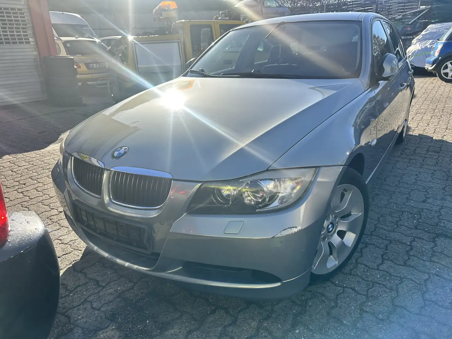 BMW 320 320d *AHK* Grau - 1