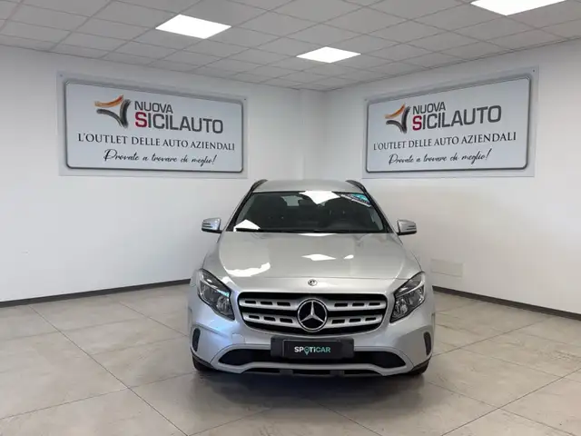 Mercedes-Benz GLA 180 180 d Automatic Business