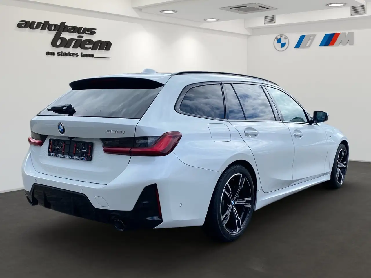 BMW 320 i Touring M Sport, ab 249,- € mtl.Rate 3