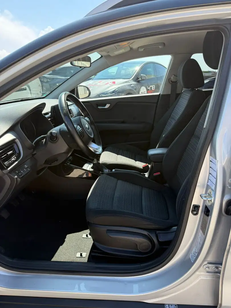 Kia Stonic Stonic 1.0 T-GDi 100 CV MHEV iMT Style Argento - 2