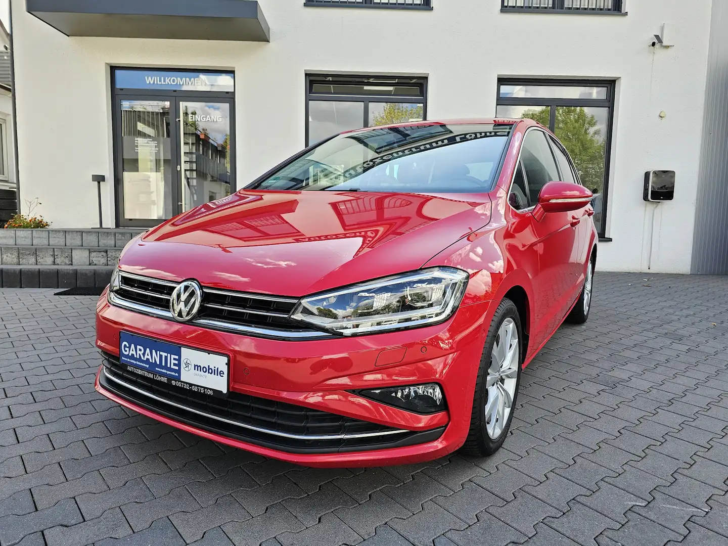 Volkswagen Golf Sportsvan 1.5 TSI Highline NAVI LED AHK ACC Rot - 1