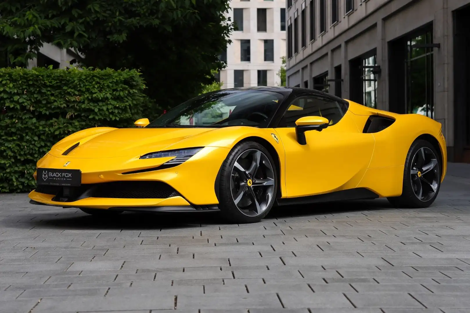 Ferrari SF90 Spider Carbon | Lift Galben - 1