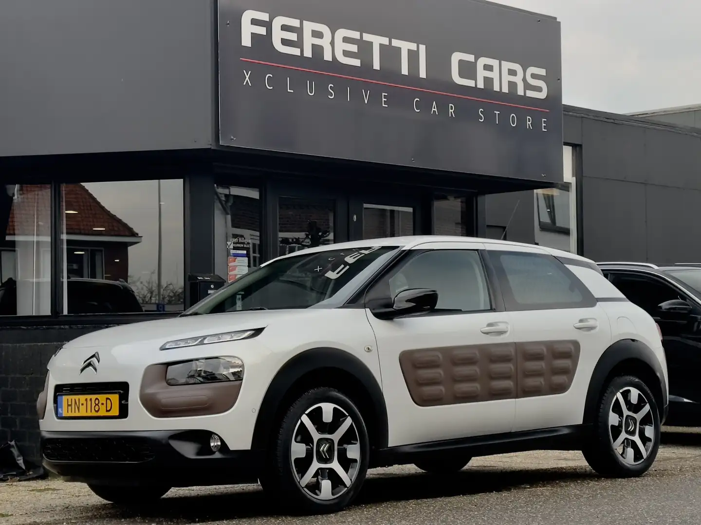 Citroen C4 Cactus 1.2 AUT5 PURETECH LEDER NAVI CAMERA LED LMV PDC Wit - 1