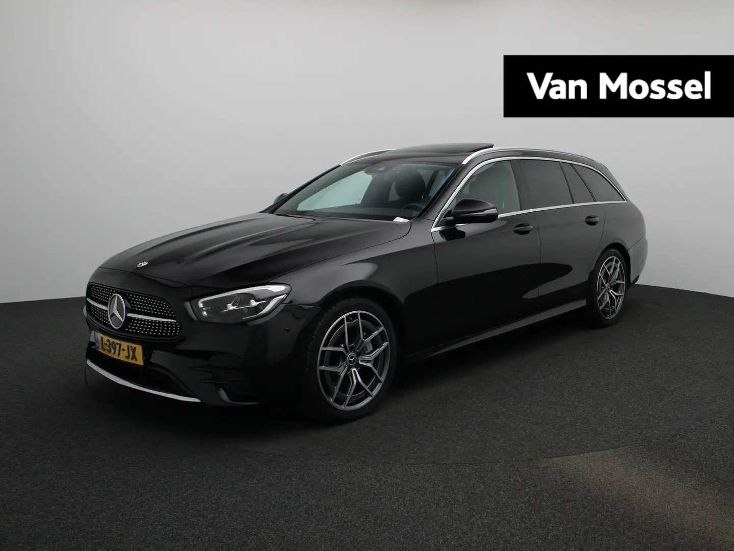 Mercedes-Benz E 300 Estate AMG Line | Automaat | Virtual Cockpit | Cru Zwart - 1