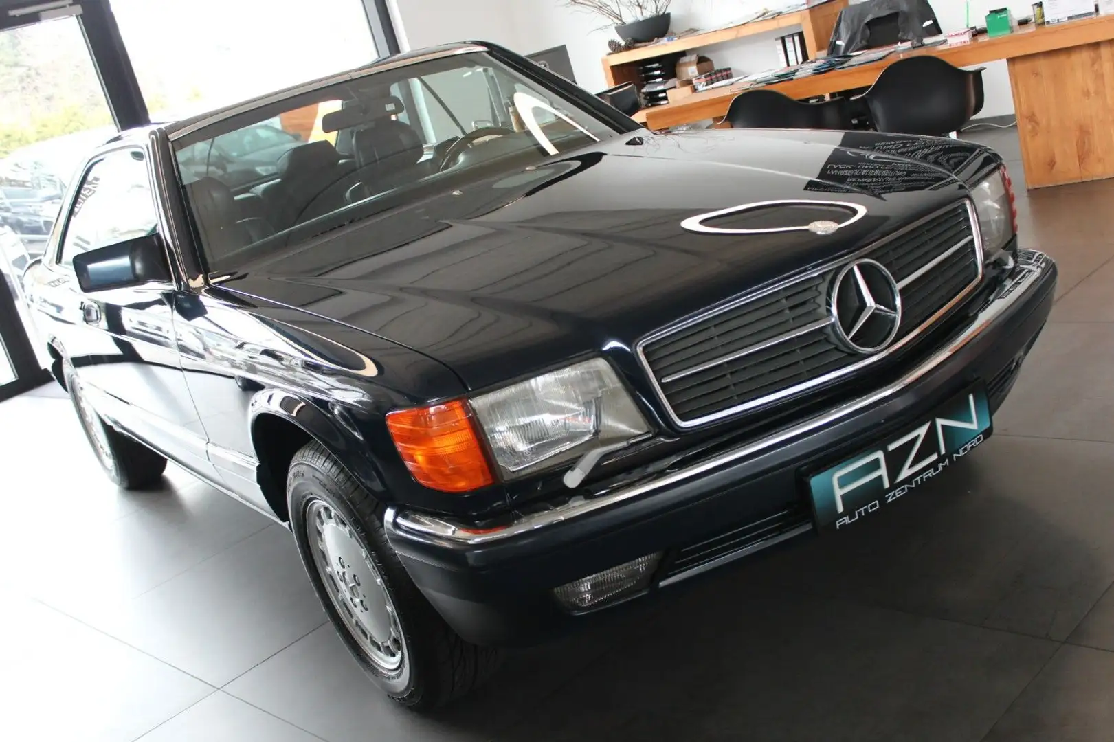 Mercedes-Benz 560 SEC Oldtimer-H-Zulassung Синій - 2