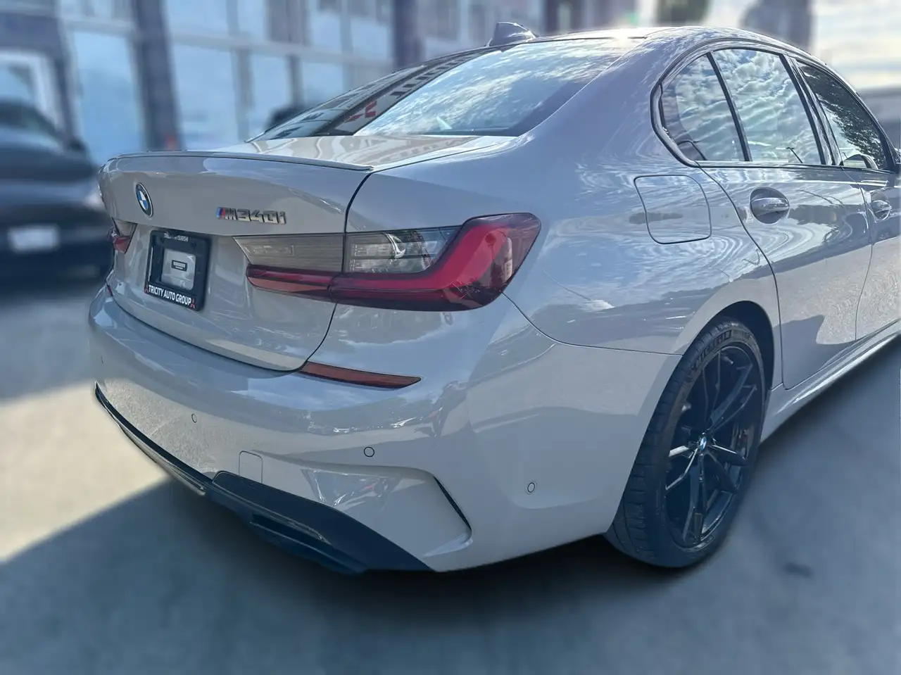 BMW 3 Series снимка BMW 3 Series