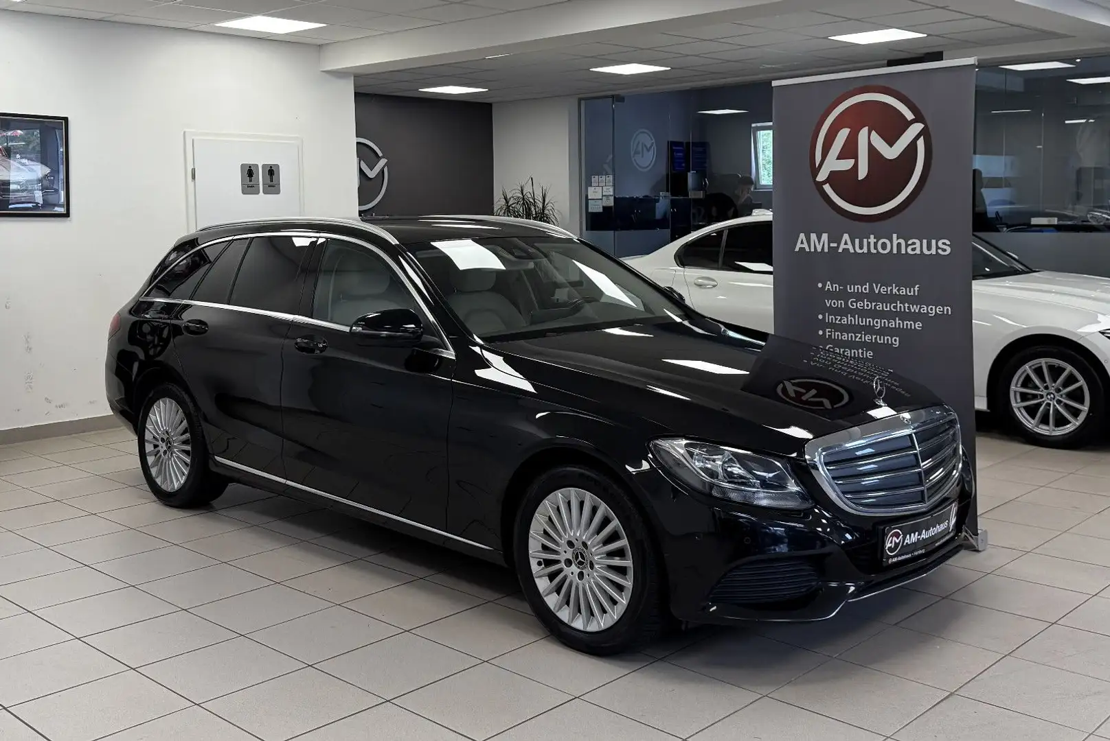 Mercedes-Benz C 300 T BT Hybrid / h *Luxury*Leder*Comand* Чёрный - 1