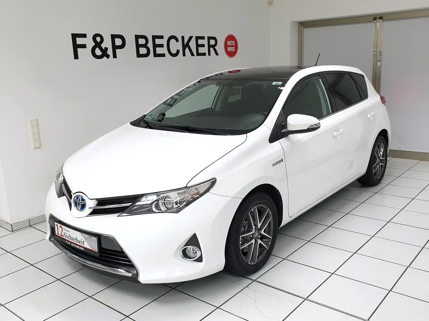 Toyota Auris 1.8 VVT-i Hybrid Automatik Life+ 2.Hand Scheckheft Weiß - 1