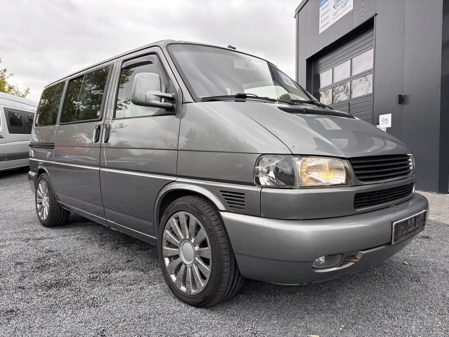 Volkswagen T4 Multivan T4, MULTIVAN, TDI Highline, Scheunenfund, Original Grau - 1