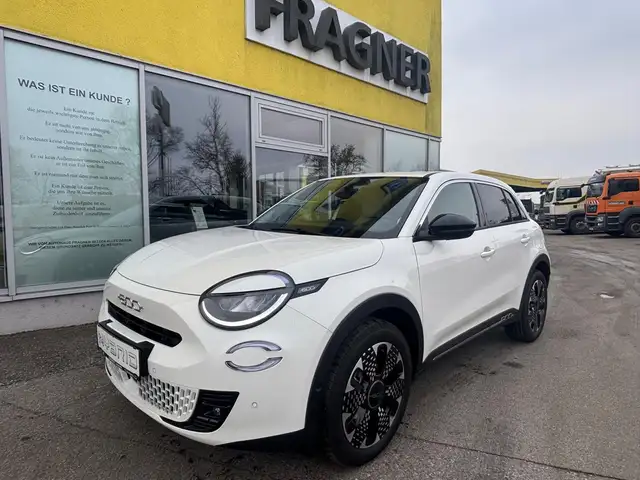 Fiat 600 Hybrid La Prima