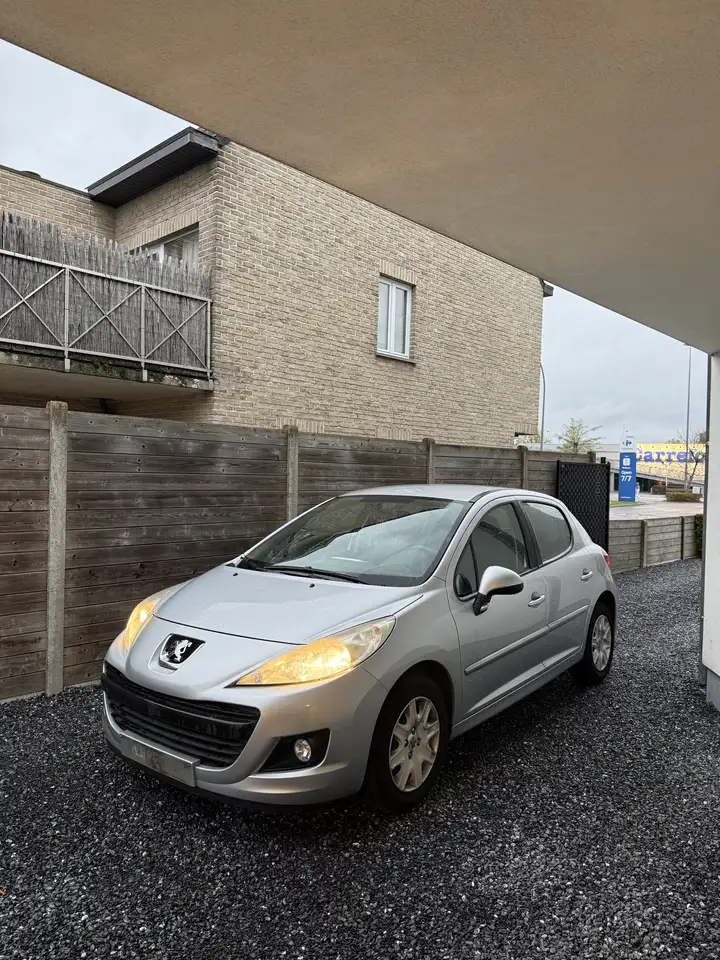 Peugeot 207