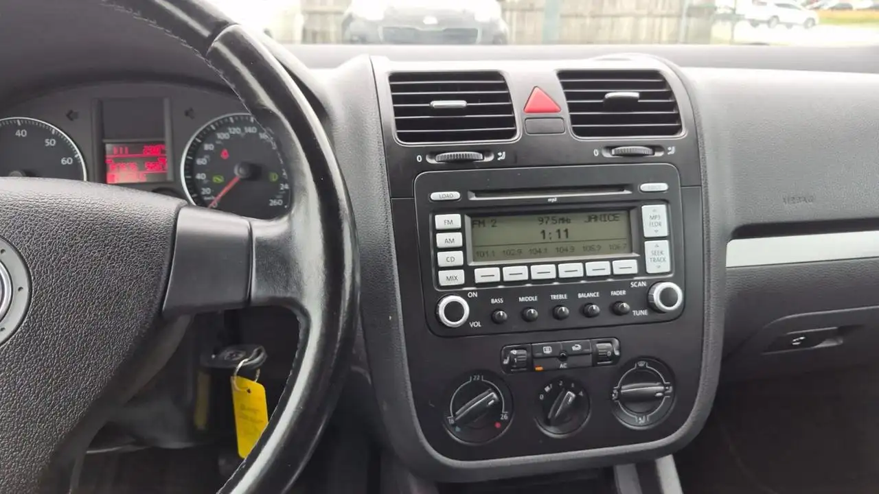 Volkswagen Jetta photo Volkswagen Jetta