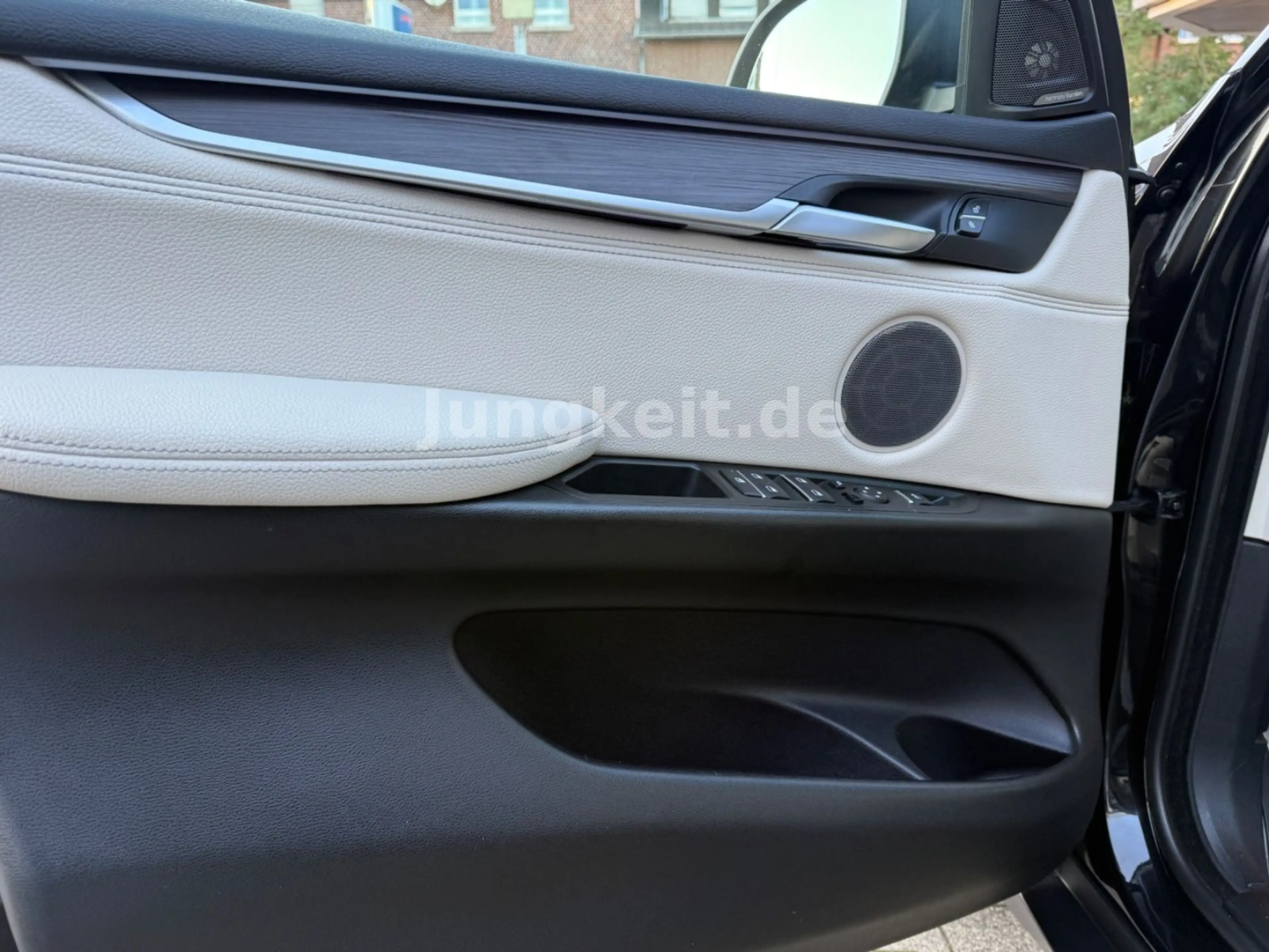 BMW X5 xDrive 40 d *Panorama*R-Kamera* — photo 14
