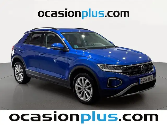 Volkswagen T-Roc view 2