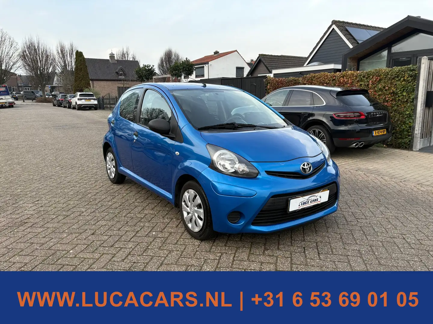 Toyota Aygo 1.0 VVT-i Now NIEUWE APK + AIRCO! Blau - 2