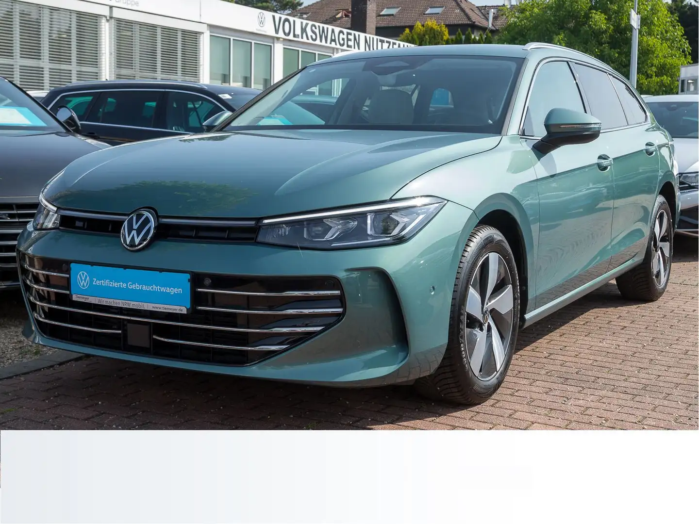 Volkswagen Passat Variant 2.0 TDI DSG ELEGANCE IQ.LIGHT AHK Verde - 2