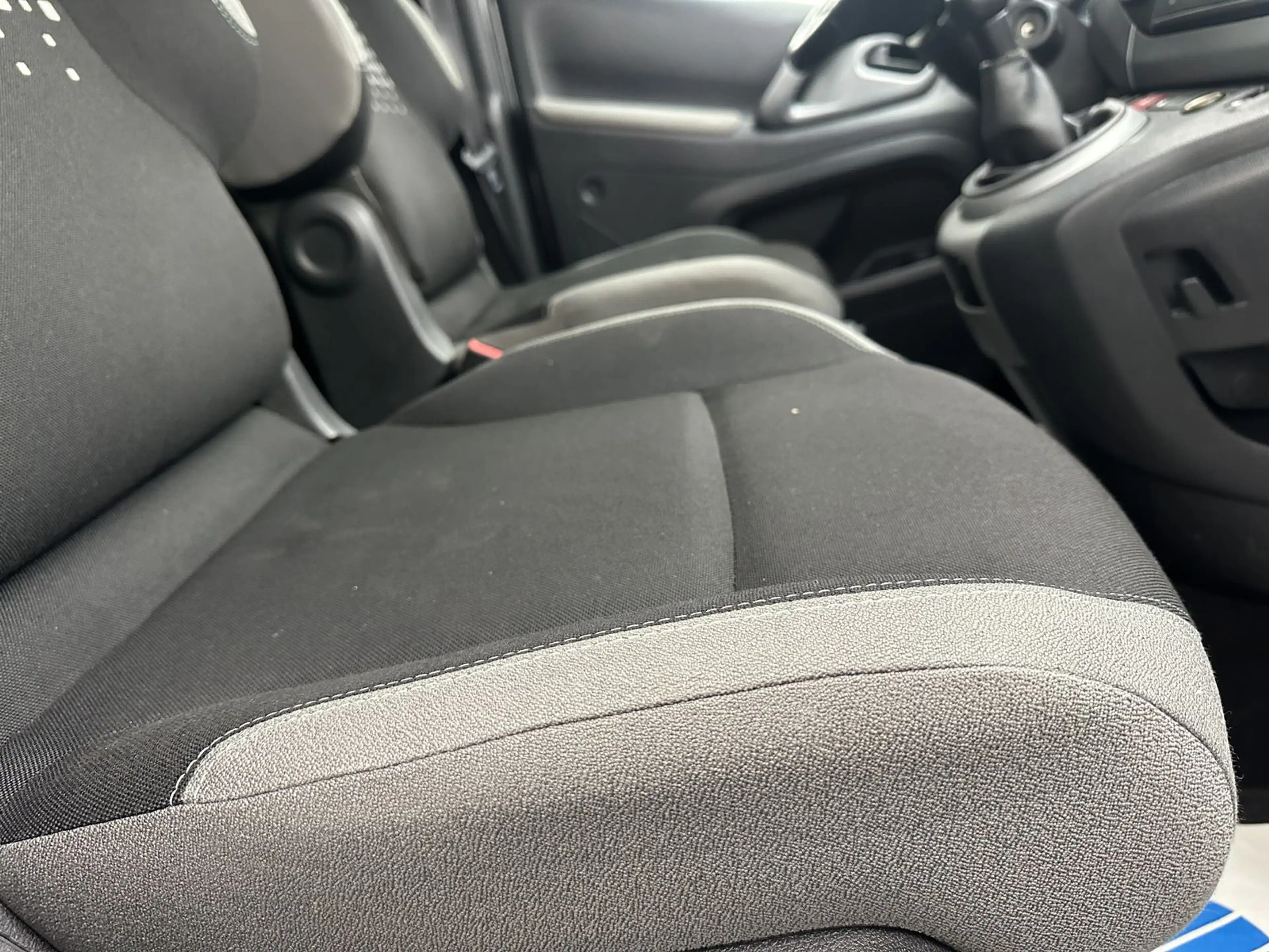 Citroen Berlingo Selection "KLIMA-PDC-TEMPO-4 SEASSON" — photo 9