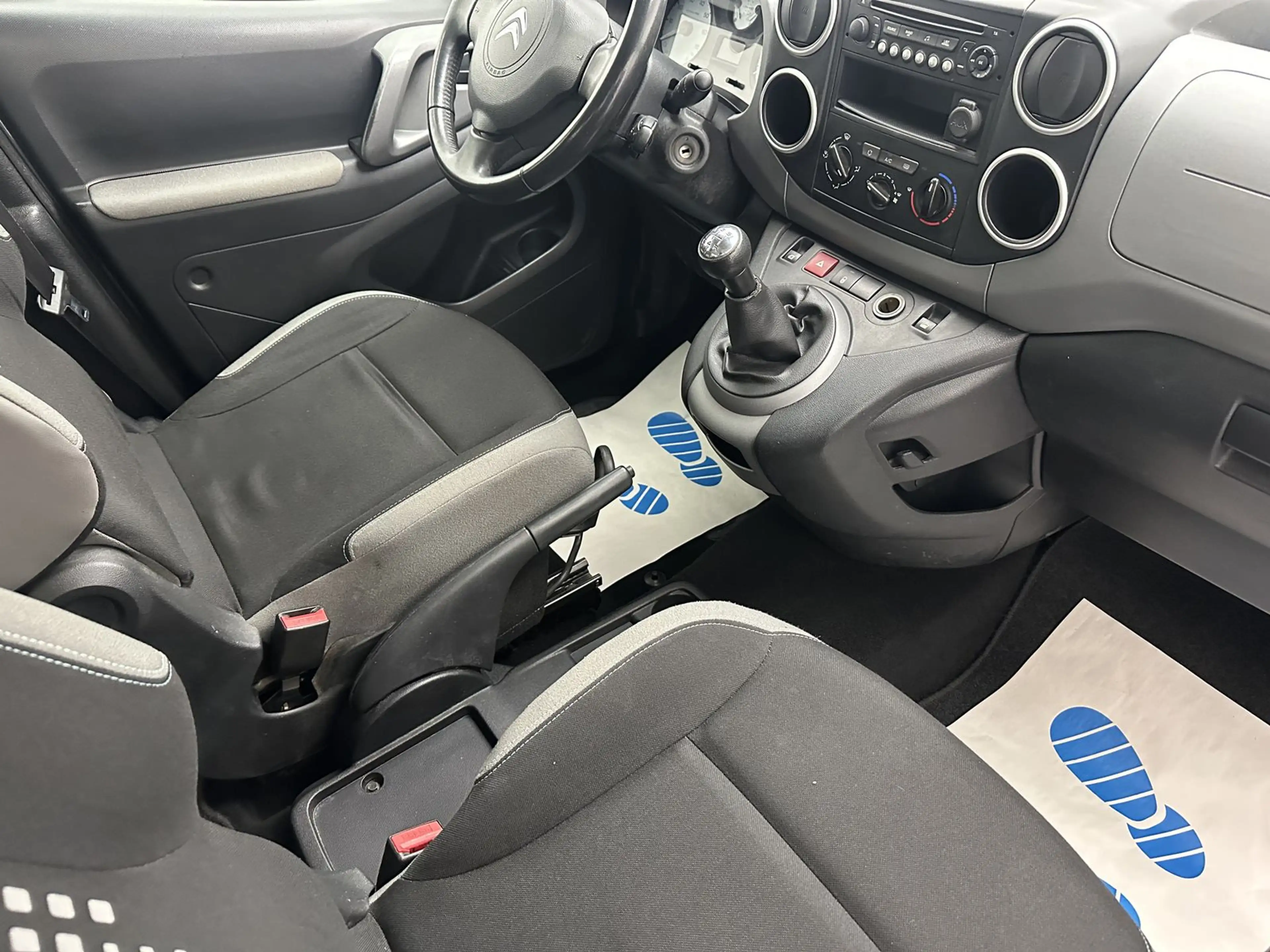 Citroen Berlingo Selection "KLIMA-PDC-TEMPO-4 SEASSON" — photo 11