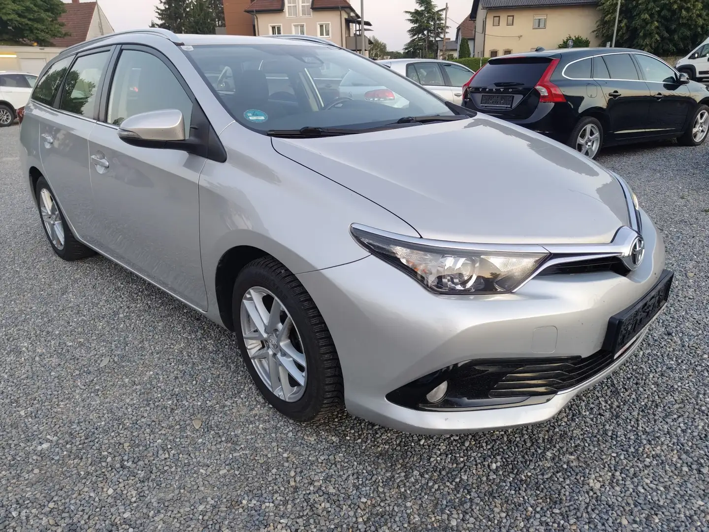 Toyota Auris TS 1,2 Turbo Active Silber - 2