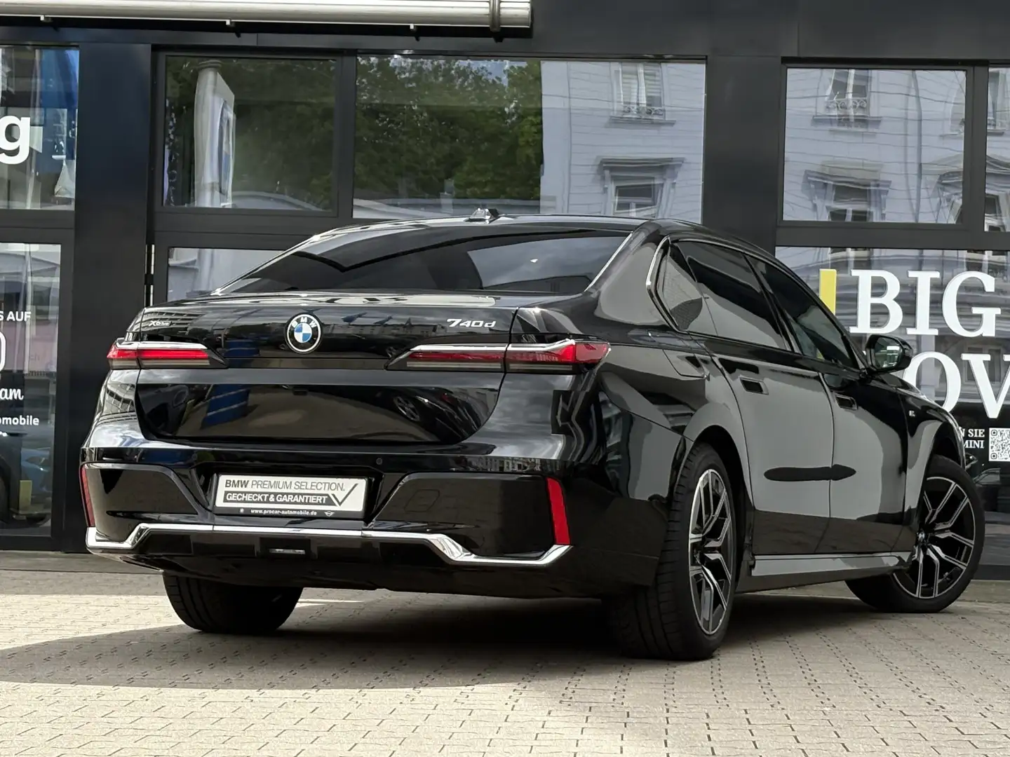 BMW 740 d xDrive M Sport SkyPano DA Prof PA Prof Sthz Černá - 2