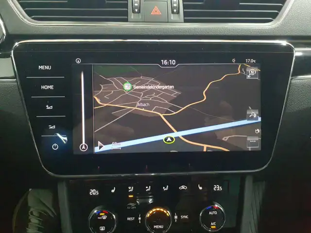 Skoda Superb view 12