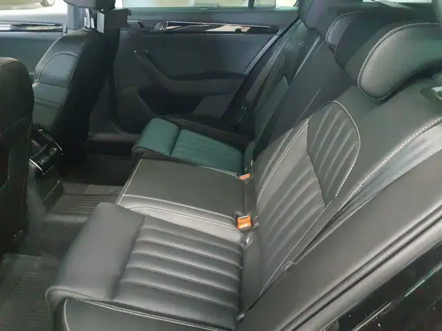 Skoda Superb view 13