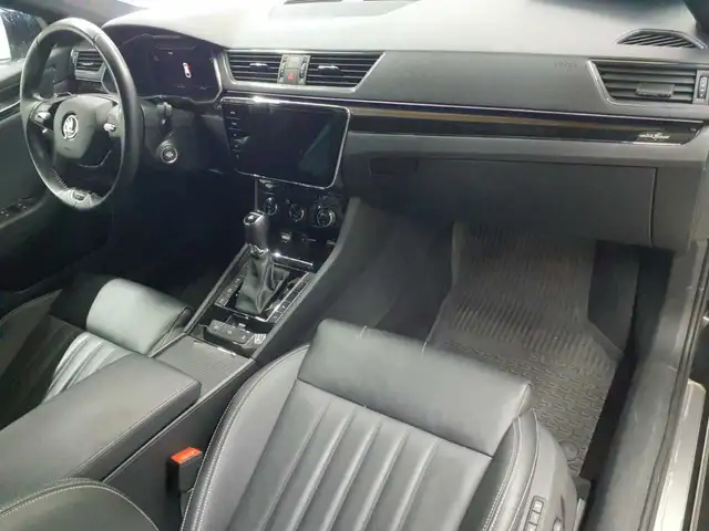 Skoda Superb view 9