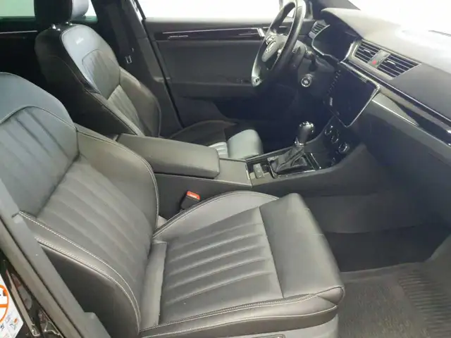 Skoda Superb view 8