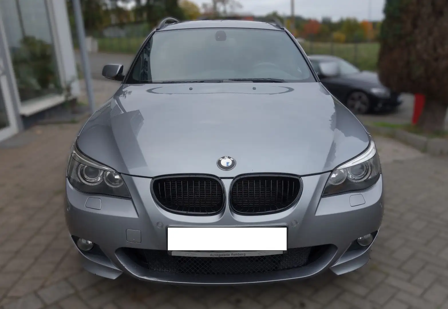 BMW 530 Baureihe 5 Touring 530d xDrive M Paket Grijs - 2