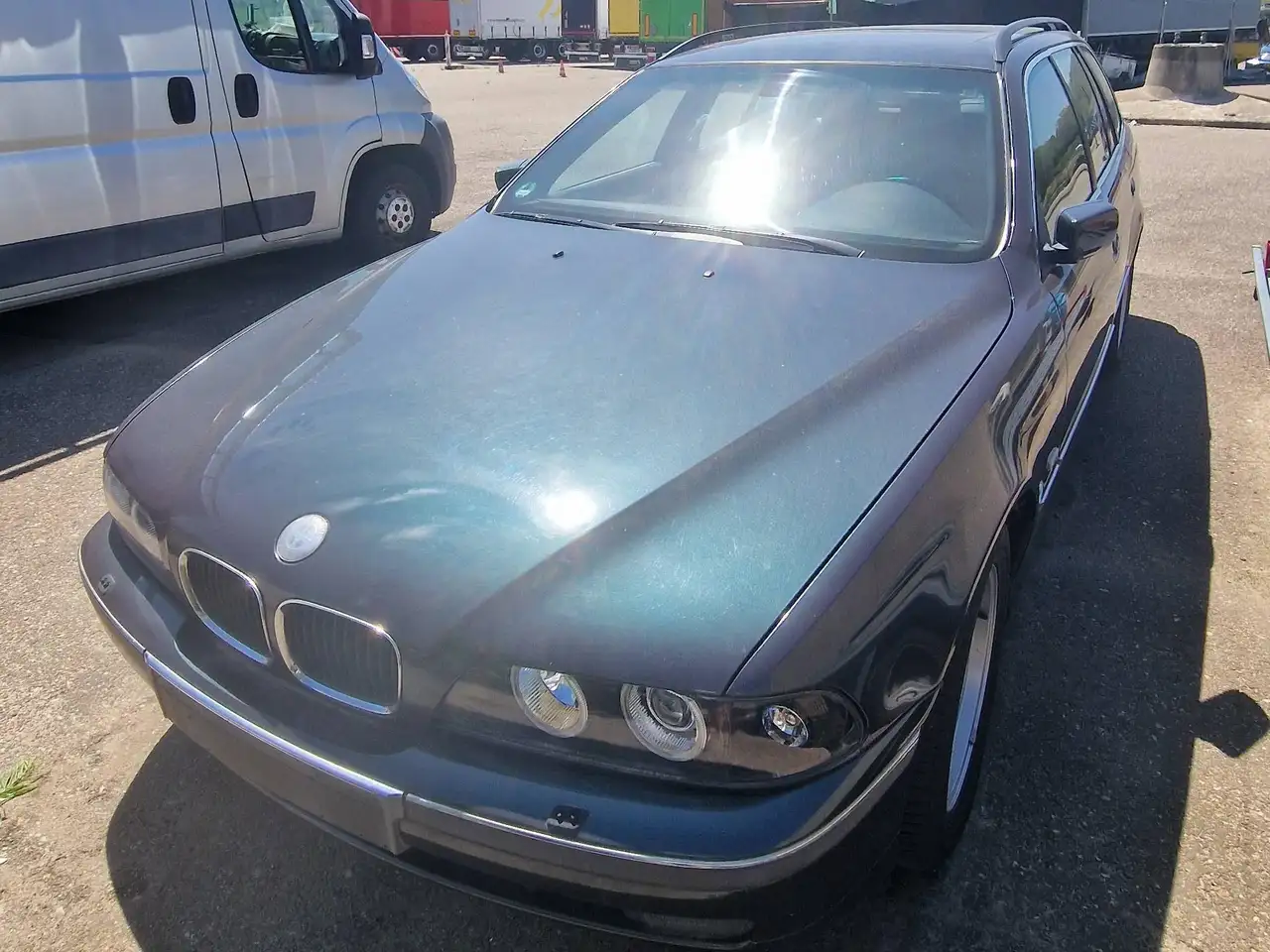 BMW 520 Individual Skarabaeusgrün, foto 2
