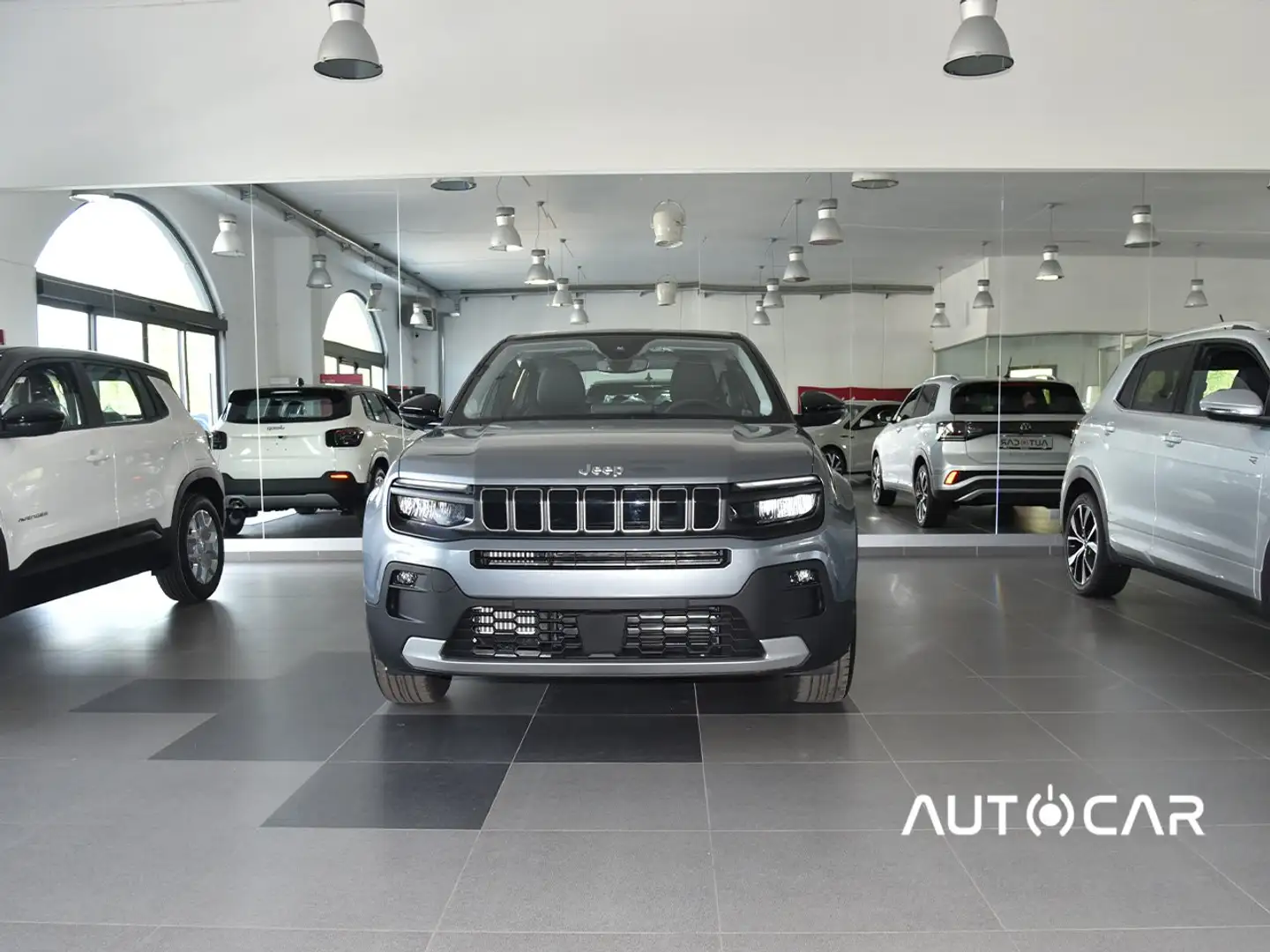 Jeep Avenger Avenger 1.2 turbo Altitude fwd 100cv Gris - 2