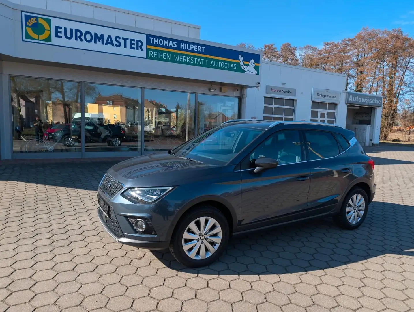 SEAT Arona Xcellence Grau - 1