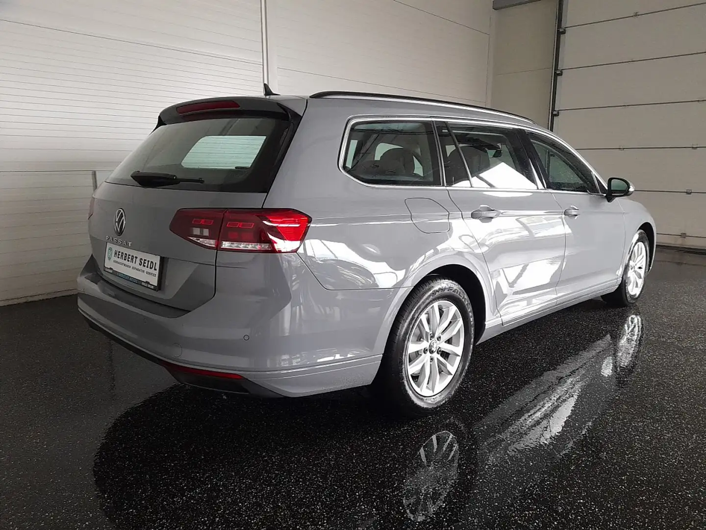 Volkswagen Passat Variant BUSINESS 2,0 TDI DSG *LED / NAVI / ACC / KAMERA... Grau - 2