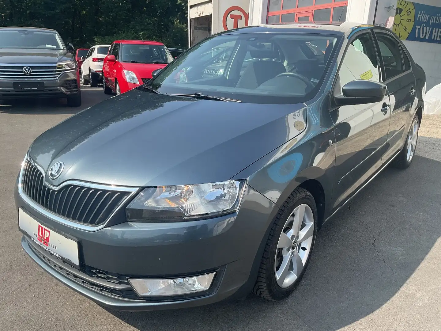 Skoda Rapid/Spaceback 1.6 TDI Ambition Klimatronik Navi PDC EU5 Grau - 1