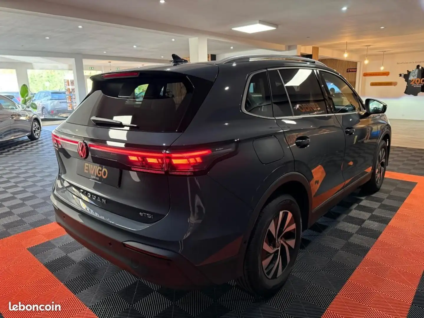 Volkswagen Tiguan 1.5 ETSI 150CH DSG7 LIFE PLUS 0km %2B Pack Hiver CONFORT -22,2% Grau - 2