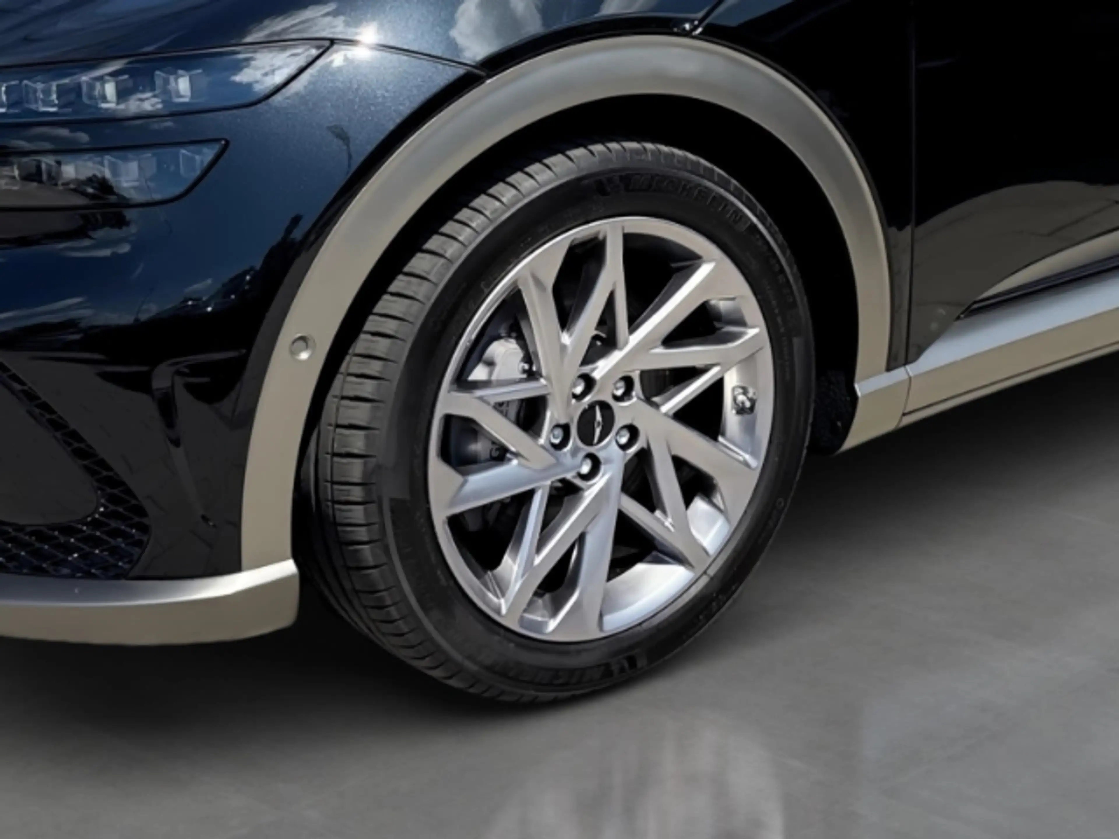 Genesis GV60 Sport Elektro 4WD Sportpaket Panorama Memory Sitze — photo 6